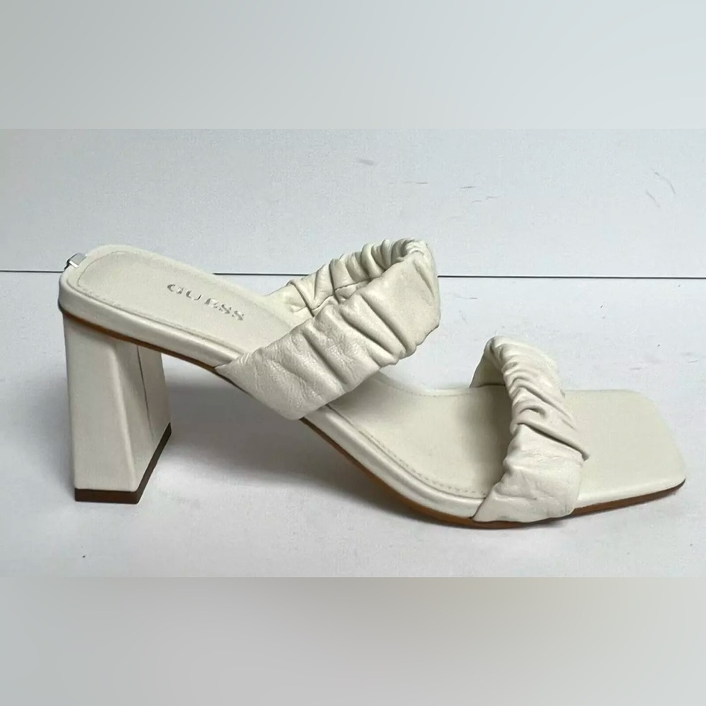 Guess Womens Aindrea Sandal Size 7.5 M